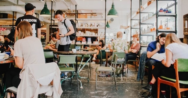 Co Living jadi opsi yang cukup bijak buat millennial yang pengin tempat tinggal sekaligus tempat nongkrong di tempat yang sama!